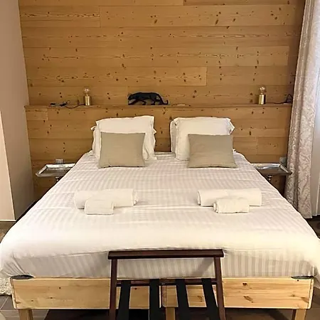 Le 19 - 38m2 Terrasse Jacuzzi - Centre Historique - Clim Hotel Langeac