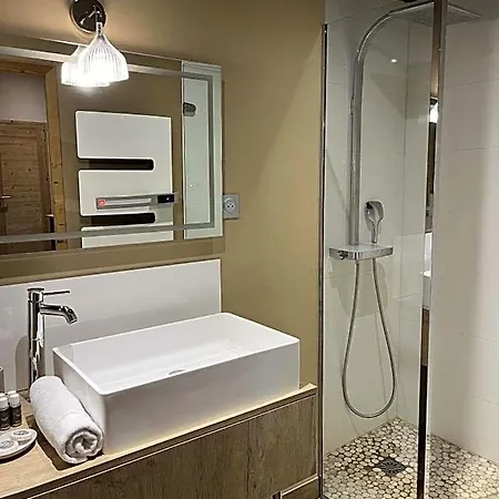 Le 19 - 38m2 Terrasse Jacuzzi - Centre Historique - Clim Hotel *